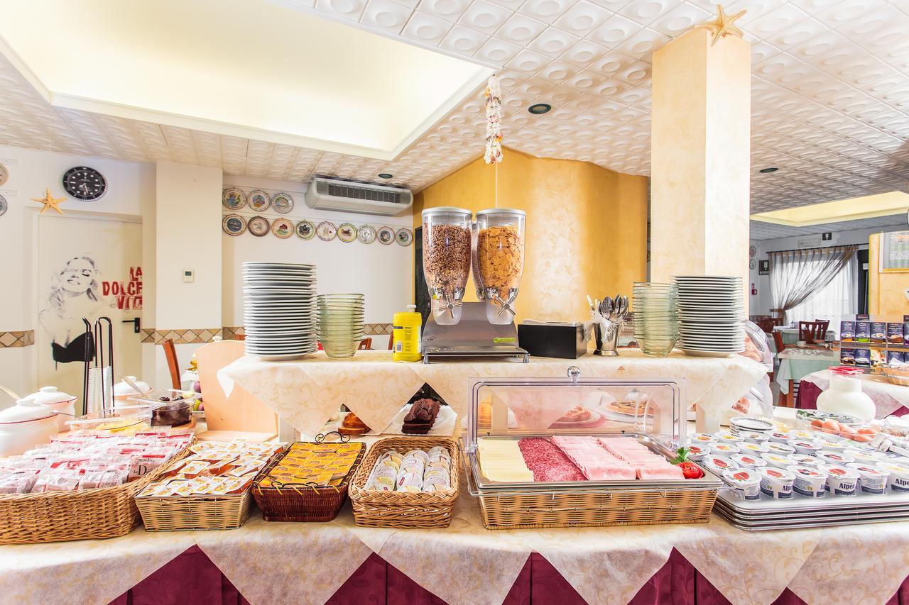 Hotel Dolcevita Cesenatico Quarto foto